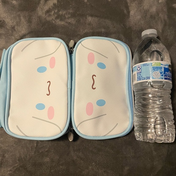 Cinnamon Roll Makeup Bag - Picture 7 of 7